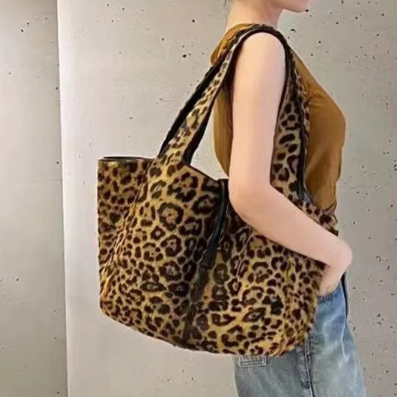 Borsa a mano casual e versatile con stampa leopardata dell'influencer di Instagram, borsa a tracolla da donna, nuovo modello 2024_voghion.com