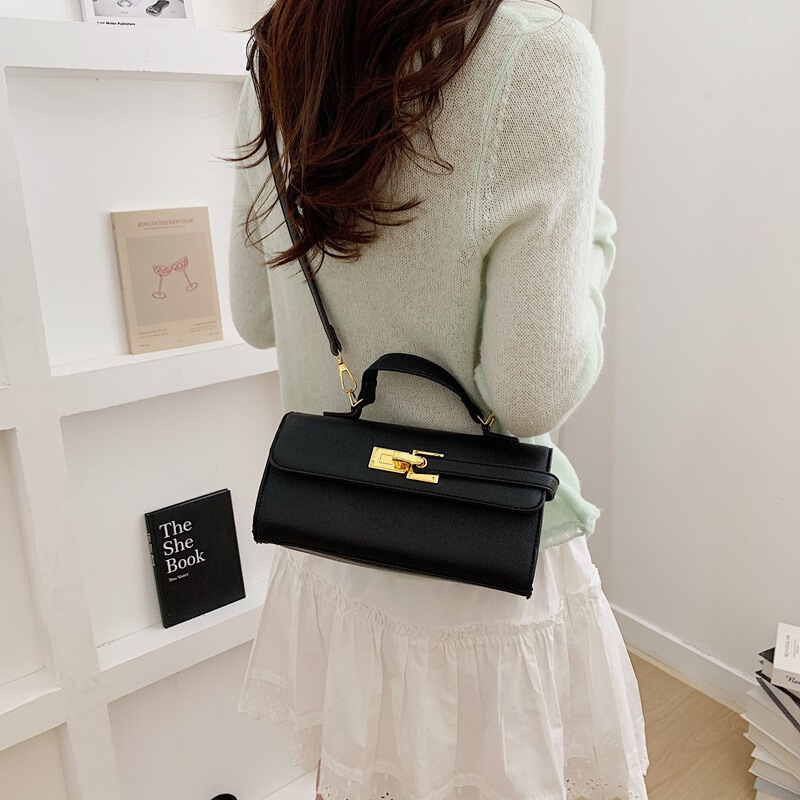 Fashionable and Versatile 2026 Early Spring Hot-Selling Single-Shoulder Crossbody Women's Bag, Simple and High-End Commuter Handbag, Popular Women's Bag