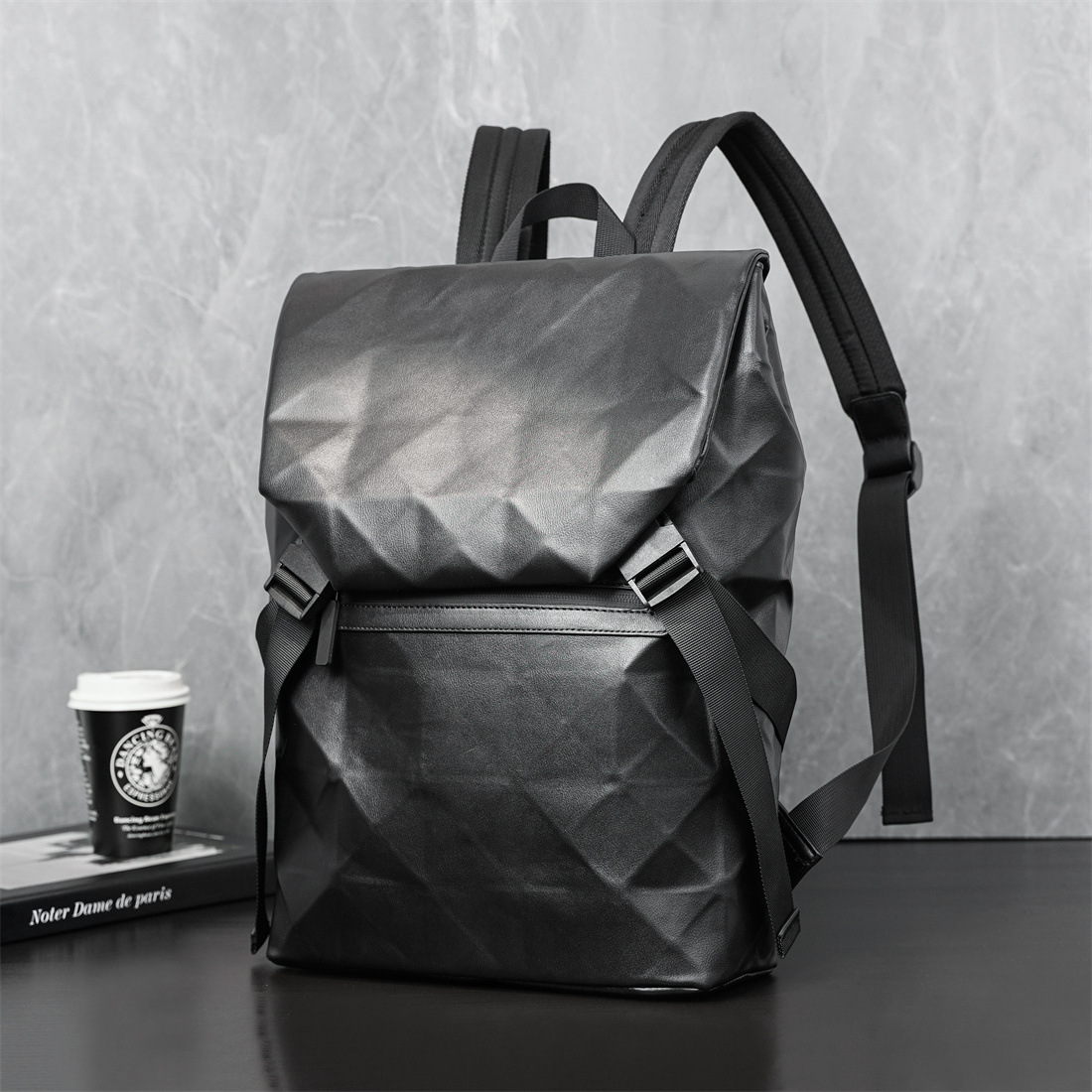 新款时尚男士双肩包大容量商务背包男款通勤包翻盖背包学生书包男