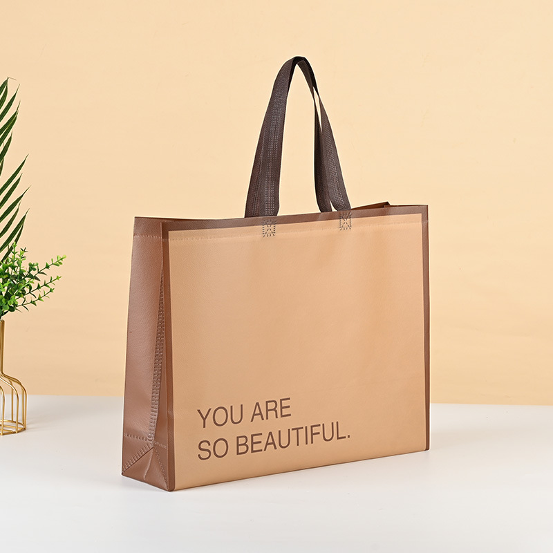 Tienda de ropa para mujeres a medida, centro comercial, tienda de ropa, bolsa de mano de compras, prensa en caliente, publicidad, bolsa no tejida laminada, personalización