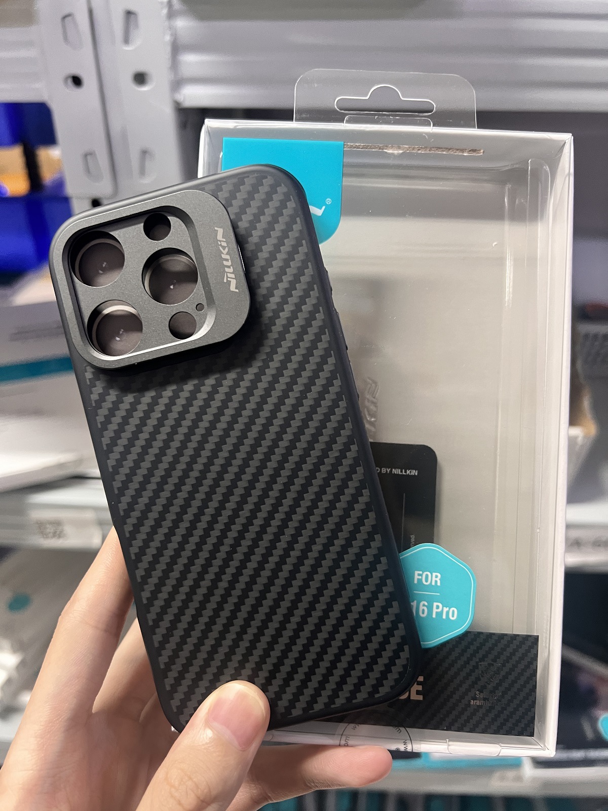 Ốp lưng NILLKIN sợi aramid cho iPhone 16 Pro Max, nam châm giữ ống kính, bảo vệ Kevlar — Sợi Aramid Fiber [Kevlar-Fine Hole] Đen, Sợi Aramid siêu mịn [Bao phủ Kevlar] Màu đen, Apple iPhone16 Pro, Apple iPhone 16 Pro MAX chi tiết 12