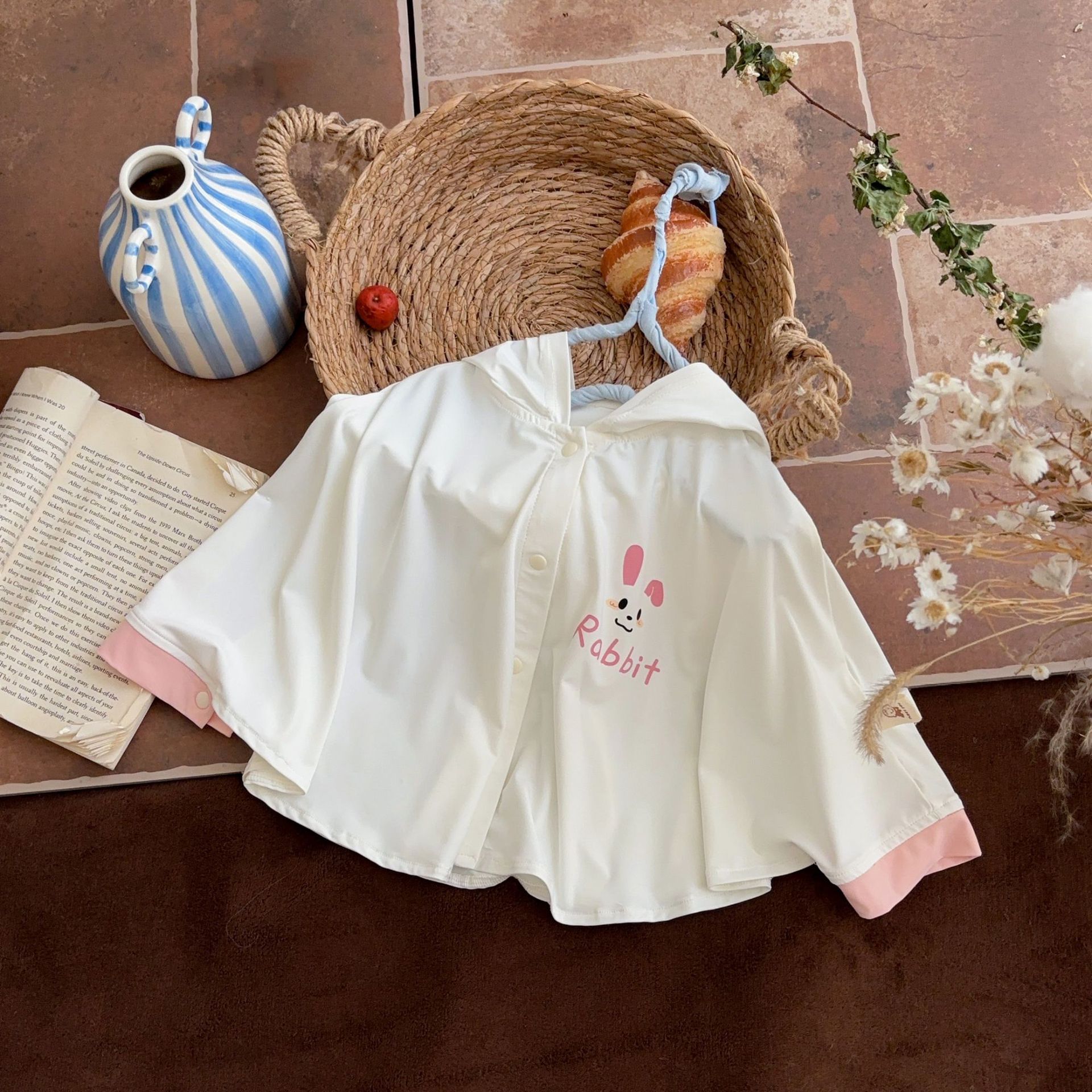 Hello Kitty ropa para niños nuevo traje para niñas estilo occidental verano ligero Clase A 1-3 años media manga traje de tres piezas