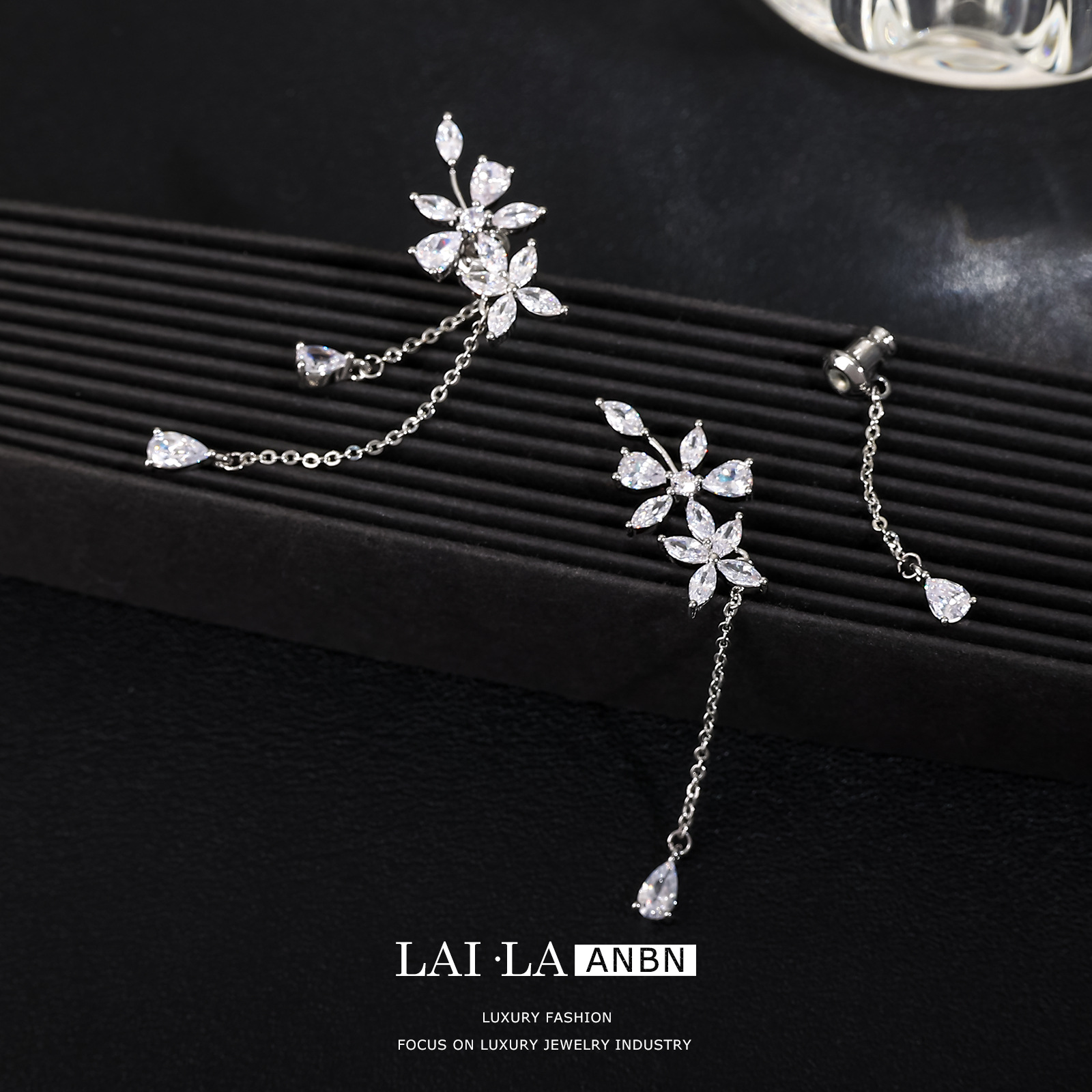 Qili sueño Elf mosquito bobina clip de oreja pendientes sin oreja hembra Super Hada Mori pendientes borla temperamento