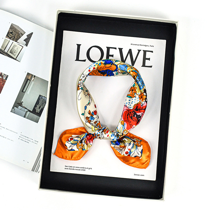 Alta sensación de primavera impresa pañuelo 50 color cuello de cor corta pañuelo cuadrado de color flor francesa retró pañuelo de seda damas