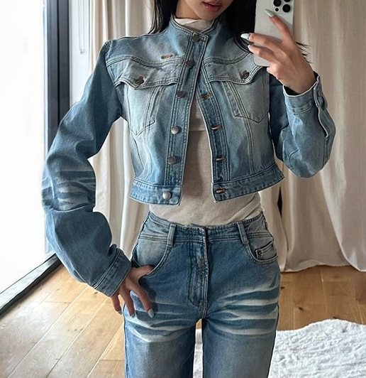 Women's Denim Jacket - Oversized Retro Style Cropped Denim Coat_voghion.com