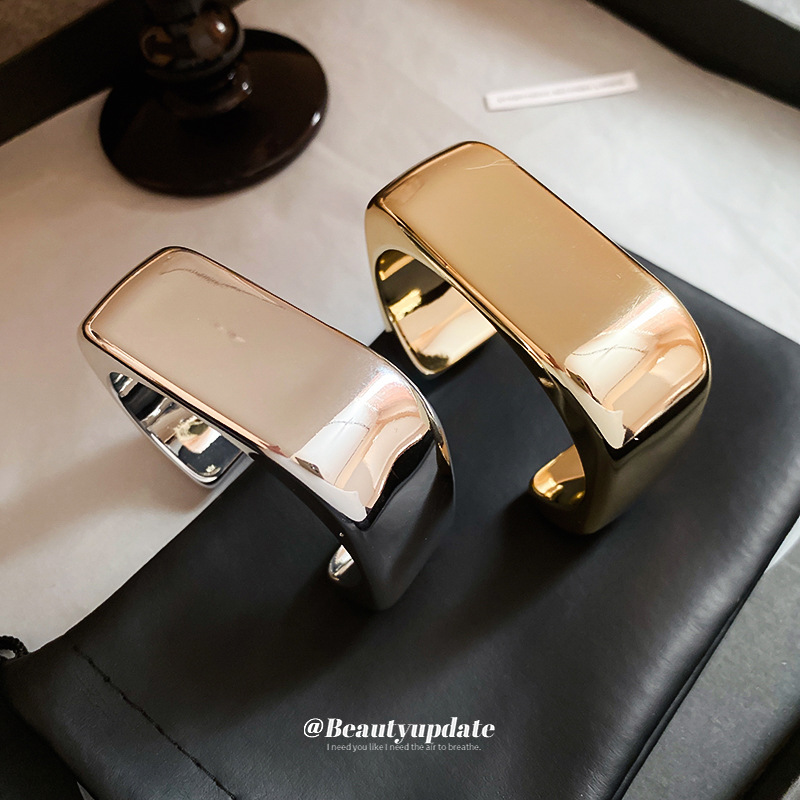 Pulsera abierta de onda transfronteriza europea y americana, pulsera de estilo frío exagerada de nicho, joyería de alta gama de lujo ligero de moda al por mayor