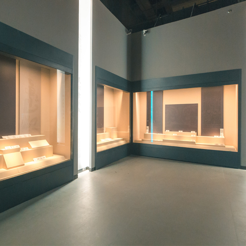 博物馆专业展柜低反射夹胶玻璃通柜 古董文物陈列柜入墙展示柜
