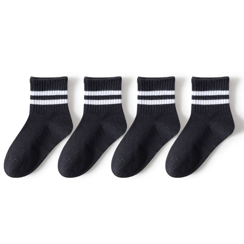 네 쌍의 검은 막대