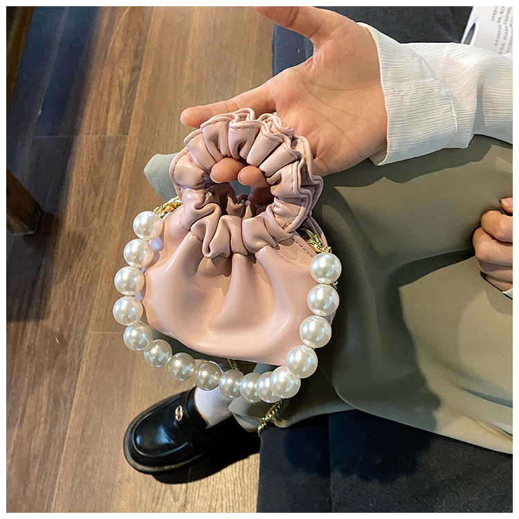 255g Weight Beading, Pearls Fashion Element Clasp Frame Closure Type Top Handle, Chain Strap Type Crossbody Bag Bags Type Casual, Daily, Shopping Occasion Pu Leather Material Solid Color Pattern All Seasons Season Kid'S Gender Cute Style Bucket Shape Kid'S Pu Leather Solid Color Cute Beading Pearls Bucket Clasp Frame Crossbody Bag 66