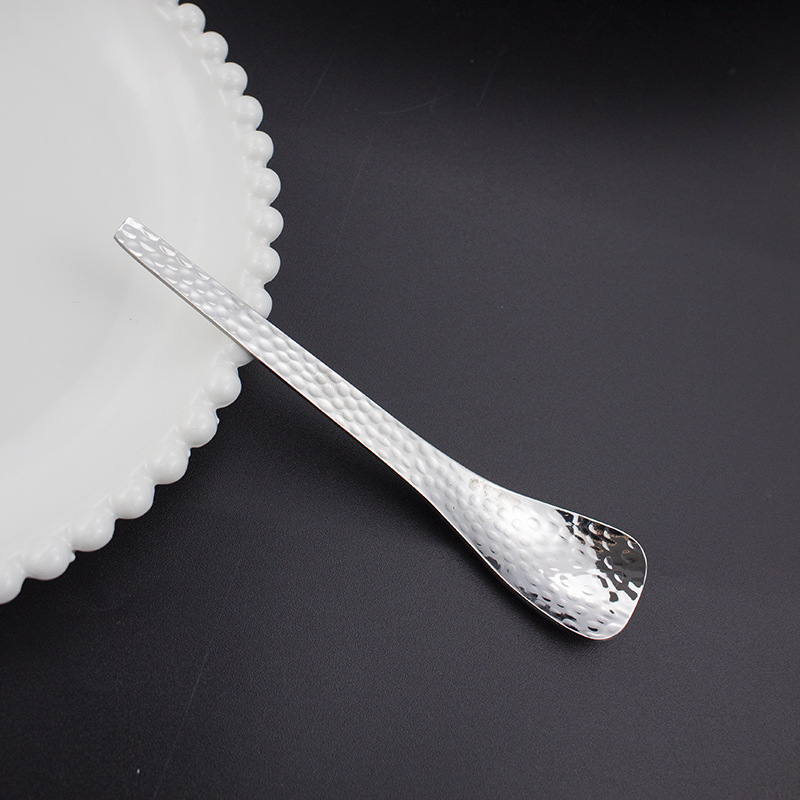 망치질한 숟가락 2