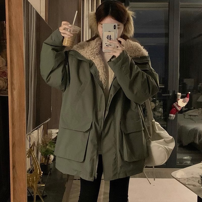 Productos europeos Zhao Lu Si con el mismo estilo para superar la ropa de asalto de mujeres de cachemira de cordero largo y grueso chaqueta de algodón de empalme