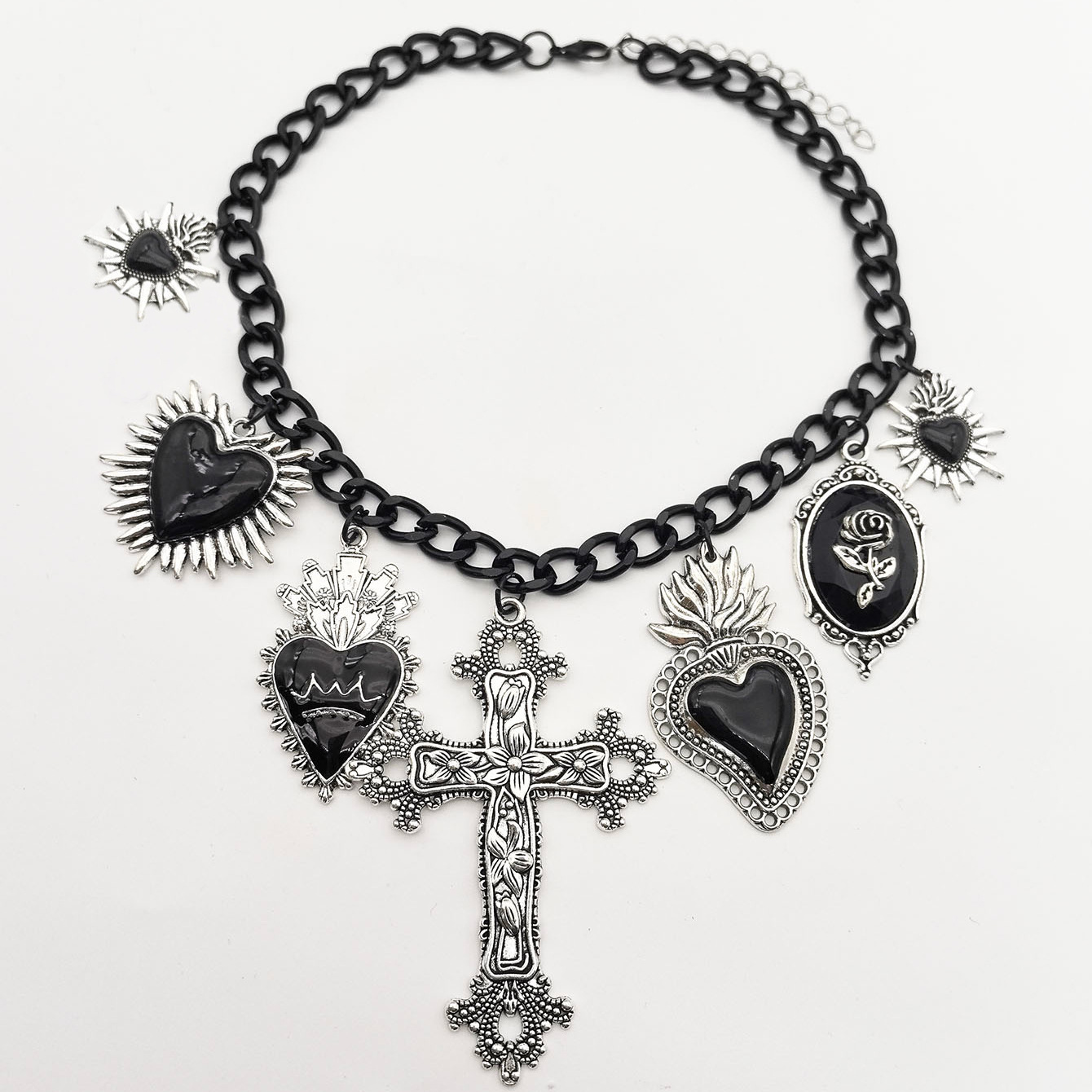 1 Piece Quantity Party, Street, inside the car Occasion Vintage Style Cross Heart Shape Zinc Alloy Chain-free Choker Wholesale