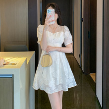 法式V领连衣裙夏季2023夏季新款设计感小众气质女长裙