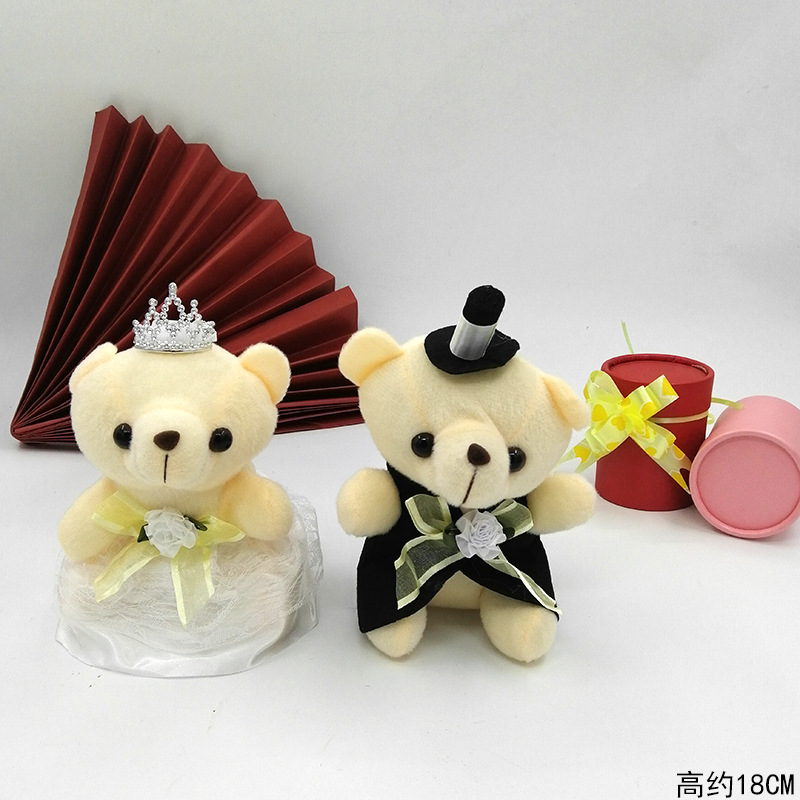 Venta al por mayor de juguete de peluche pareja oso vestido de boda cama muñeca regalo de boda coche muñeca decoración muñeca