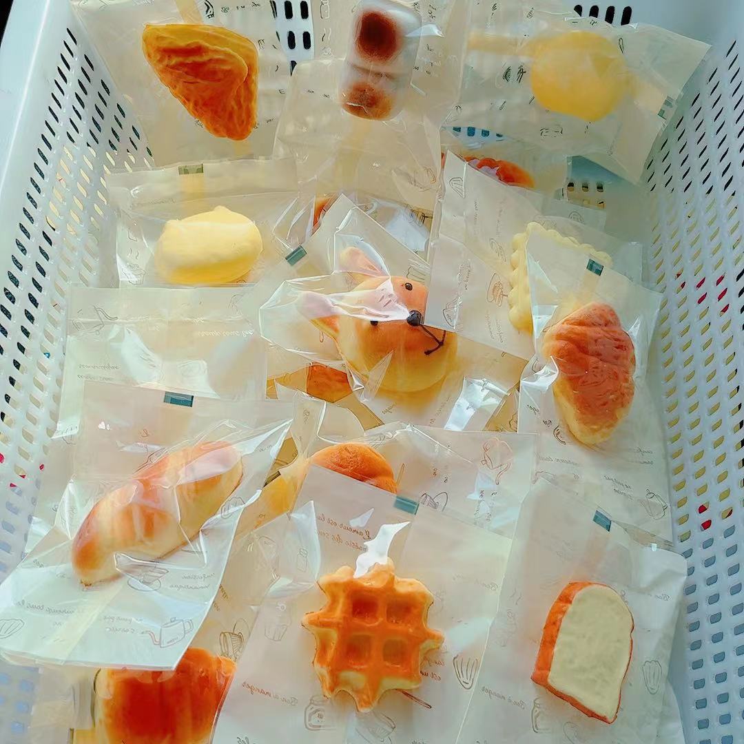 3 개의 무작위 사진에 스티커 느린 리바운드