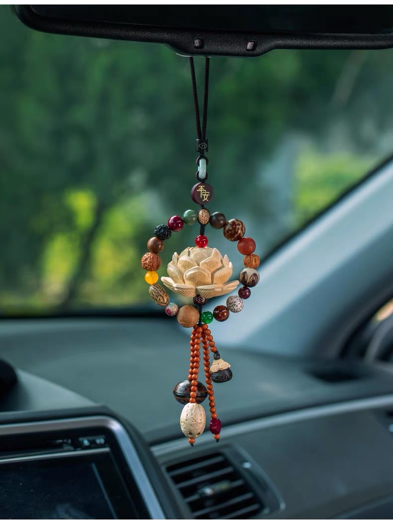 New natural Bodhi and Boxwood 18-seed lotus car pendant gift, high-end rearview mirror decoration for men