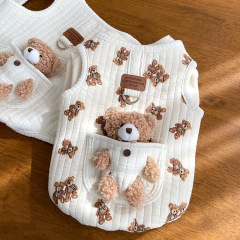 犬の服の綿入れの服は猫の小型の子犬のテディを牽引することができます。
