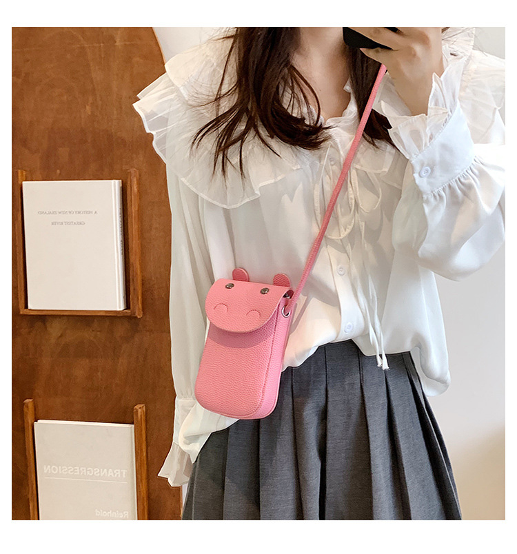 Women's Pu Leather Solid Color Cute Fashion Soft Surface Square Magnetic Buckle Shoulder Bag Phone Wallet Crossbody Bag display picture 5