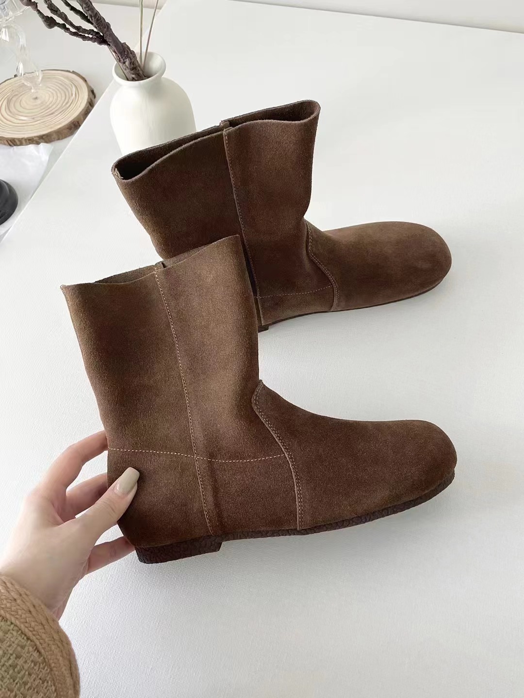 Chaussures ShoeVault en cuir suédé véritable pour femme, modèle Martin, collection automne-hiver 2024, style rétro, bout rond, souple, confortable et polyvalent._voghion.com