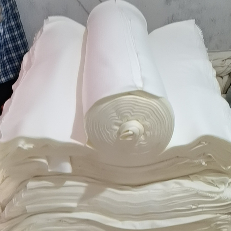 Large cotton industrial rags, absorbent of water and oil, white lint-free cotton rags for machine repair, sold by the pound Large cotton industrial rags, absorbent of water and oil, white lint-free cotton rags for machine repair, sold by the pound