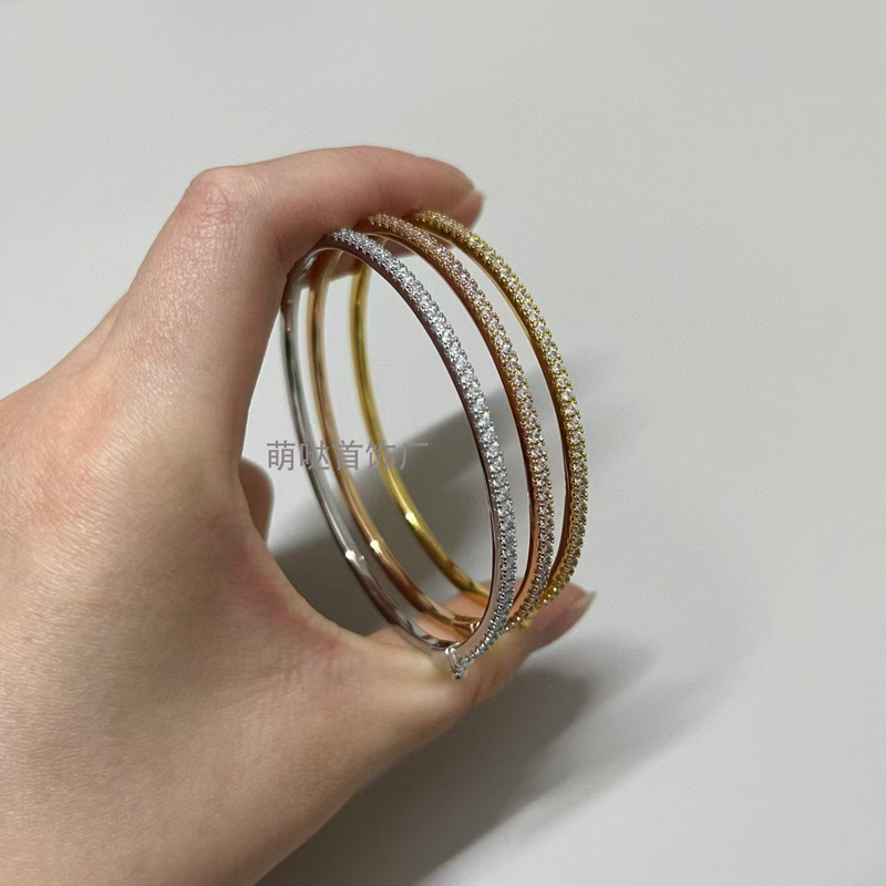 High-Quality Fashionable and Cute Bracelet t Brand V Gold Women's Design Bracelet Cute Diamond Party Gift Jewelry High-Quality Fashionable and Cute Bracelet t Brand V Gold Women's Design Bracelet Cute Diamond Party Gift Jewelry