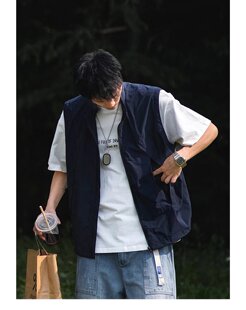 Harajuku Style Vest for Men and Women Couple Loose Simple Casual Zipper Vest Tooling Functional Vest Design Sense Jacket