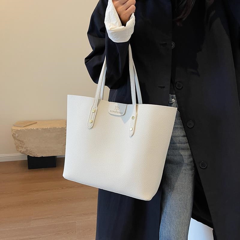 Bolsa de gran capacidad para mujeres 2023 nuevo simple versátil mochila textura casual para niños y madres en clase bolsa de viaje image 2