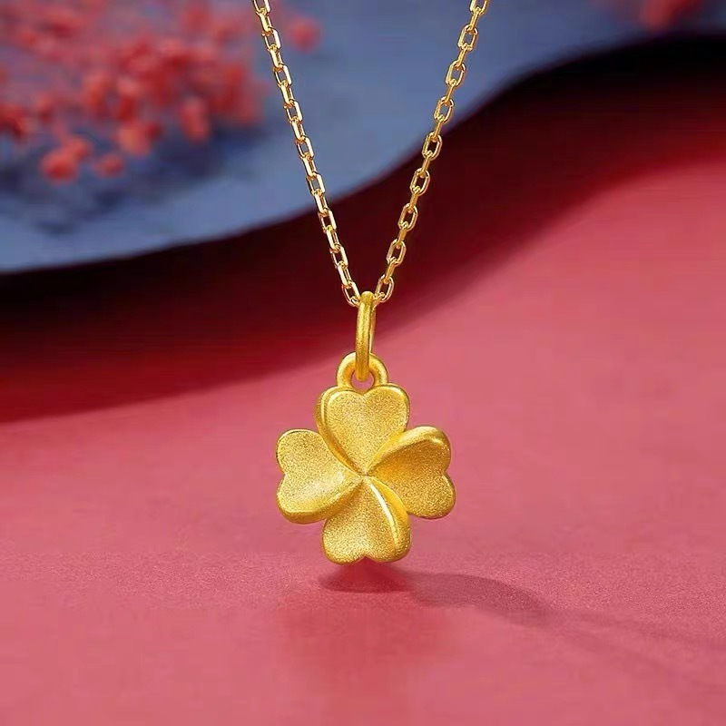 Four-Leaf Clover Pendant Necklace for Women Niche Sand Gold Design Clover Clavicle Chain Valentine's Day Gift for Girlfriend Wholesale