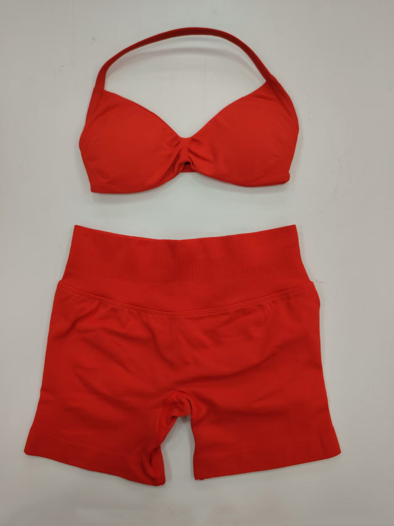 Conjunto DF Amazon pantalones cortos explosivos sujetador pequeño alto elástico superfino nailon halter cuello hermoso chaleco deportivo trasero