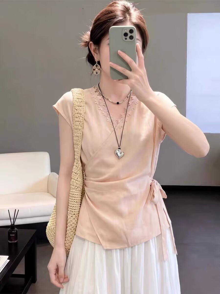 Áo thun nữ tay ngắn phối ren thắt eo phong cách nhẹ nhàng — màu hồng
