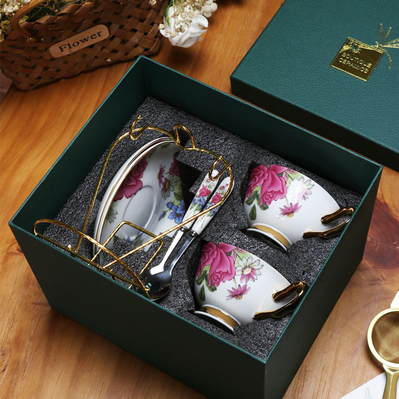 Taza de café china de hueso europeo y platillo traje de gama alta caja de regalo exquisito juego de té de la tarde regalo de novias