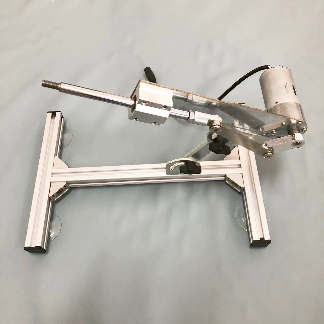 Мини-пушка, линейное возвратно-поступательное телескопическое движение, без регулировки скорости, регулируемый угол