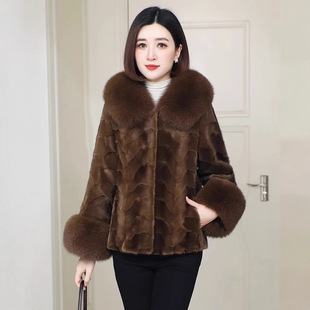 2025�ﶬˮ����Ƥ�����׶̿�Ů����ë�I��Ƥ���º���ƴ��ëƤһ�w