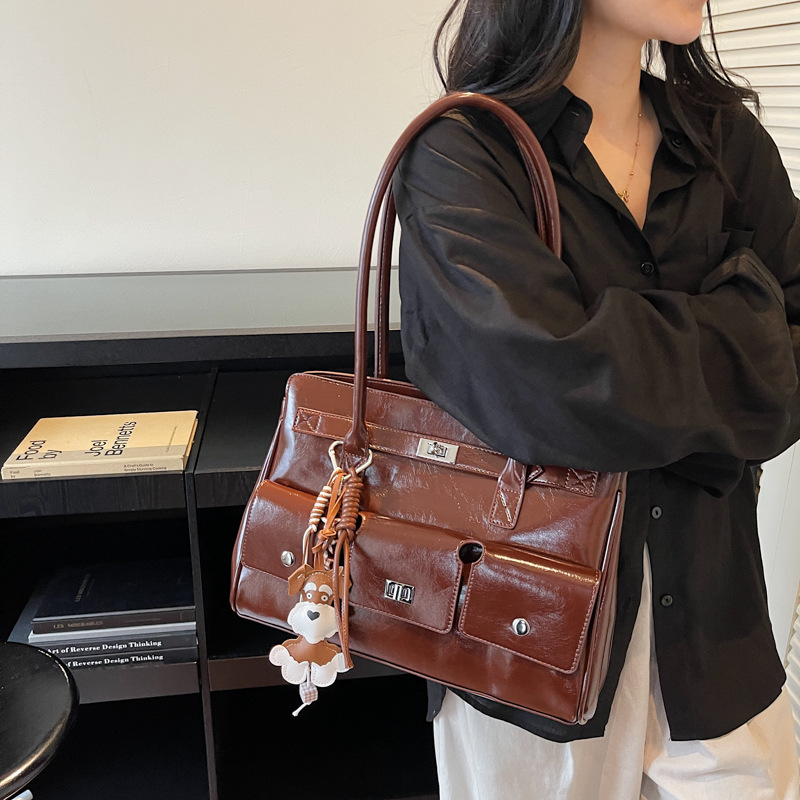 Texturas transfronterizas bolsas de mano Kylie para mujeres otoño y invierno 2025 nuevo estilo retro moda tote bolsas de hombro de lujo bolsas axila