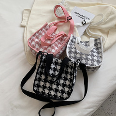 Hollywood Handbag Portable Canvas Bag for Women 2023 Summer New Arrival Korean Version Ins Fashion Outing Shoulder and Crossbody Bag