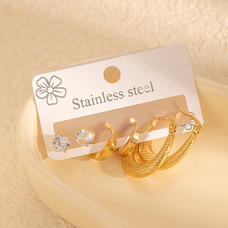 Textured earrings, set