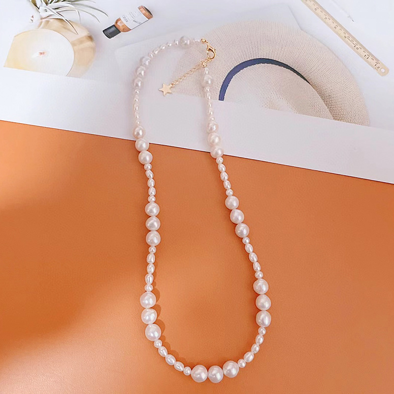 Autumn and winter French Retro freshwater Pearl lady Necklace Light extravagance A small minority Sense of design Size Gradient fashion Necklace