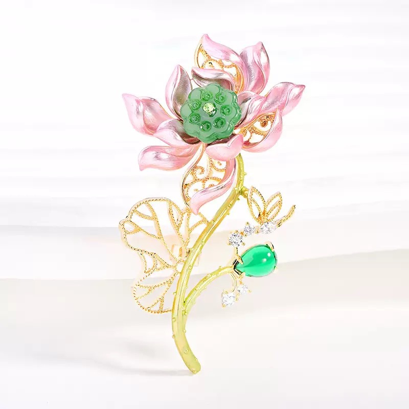 New Elegant and Elegant Lotus Brooch Niche Design Fashionable Enamel Lotus Brooch High-End Suit Clothing