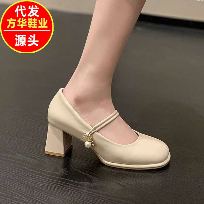 2026 nuevo estilo de verano con cheongsammarie zapatos de estilo de hadas de color sólido simple zapatos de moda pequeños zapatos blancos para mujeres