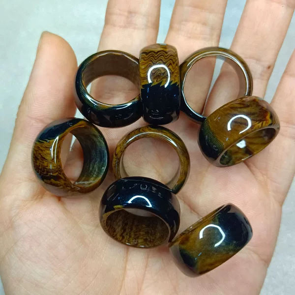 Imitation Willow resin ring 10mm wide coffee Willow Willow ring live welfare gift spot wholesale