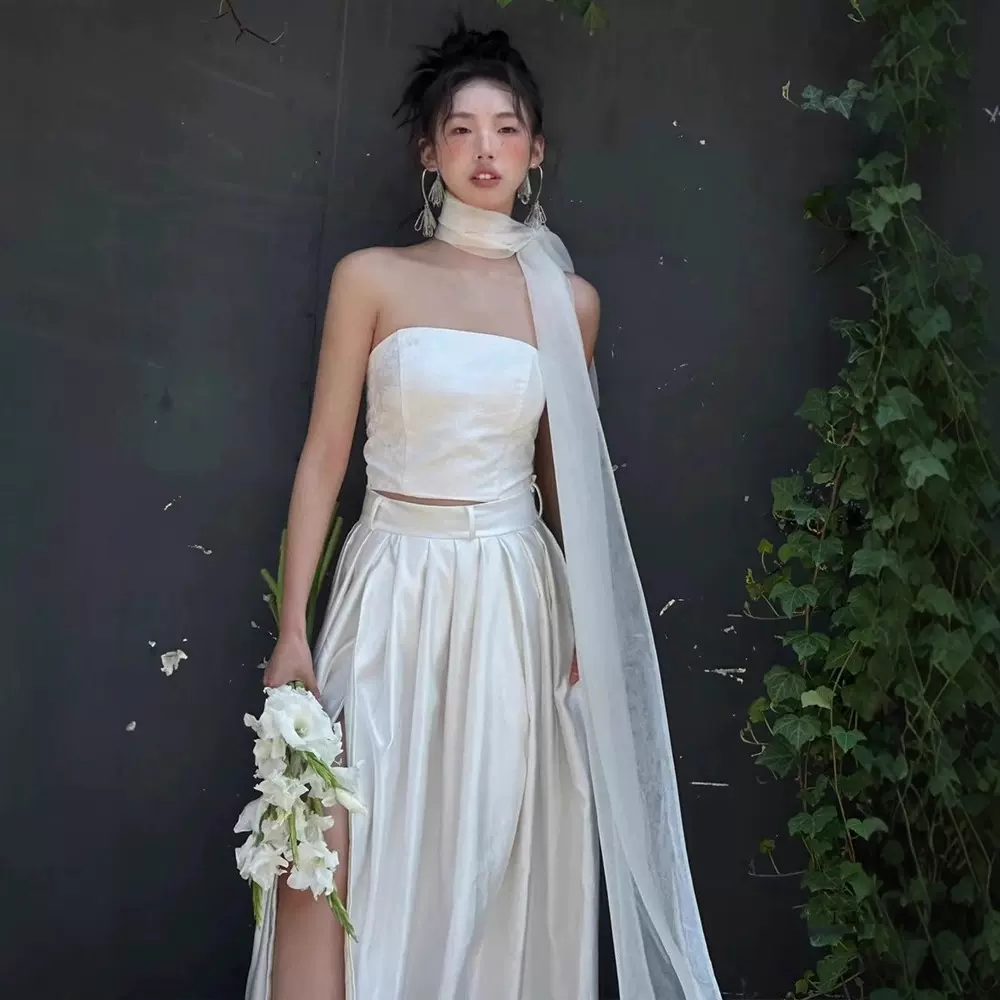轻婚纱晨袍新娘领证旅拍气质简约缎面小众分体式小个子抹胸礼服女