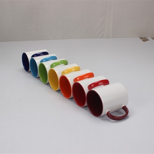 Tazas de agua de cerámica personalizadas logotipo de impresión publicitaria regalos de color tazas en blanco exportación de comercio exterior