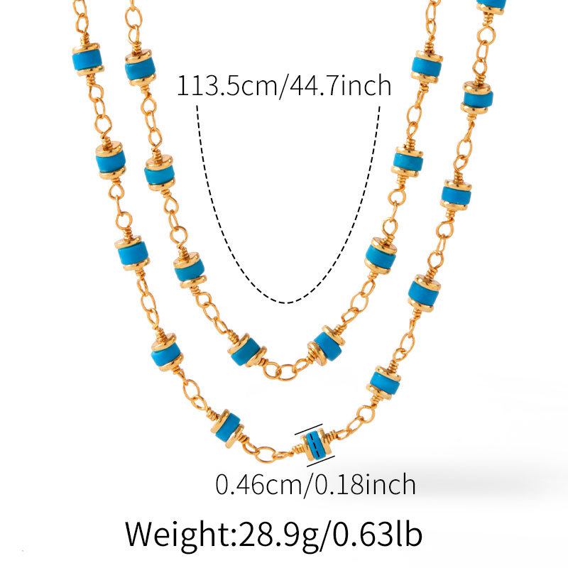 Nuestro collar minimalista de capas combina delicadas cadenas y un lujo discreto. Llévalo como un pequeño recordatorio de tu propia belleza y tranquila confianza. Diseñado_voghion.com