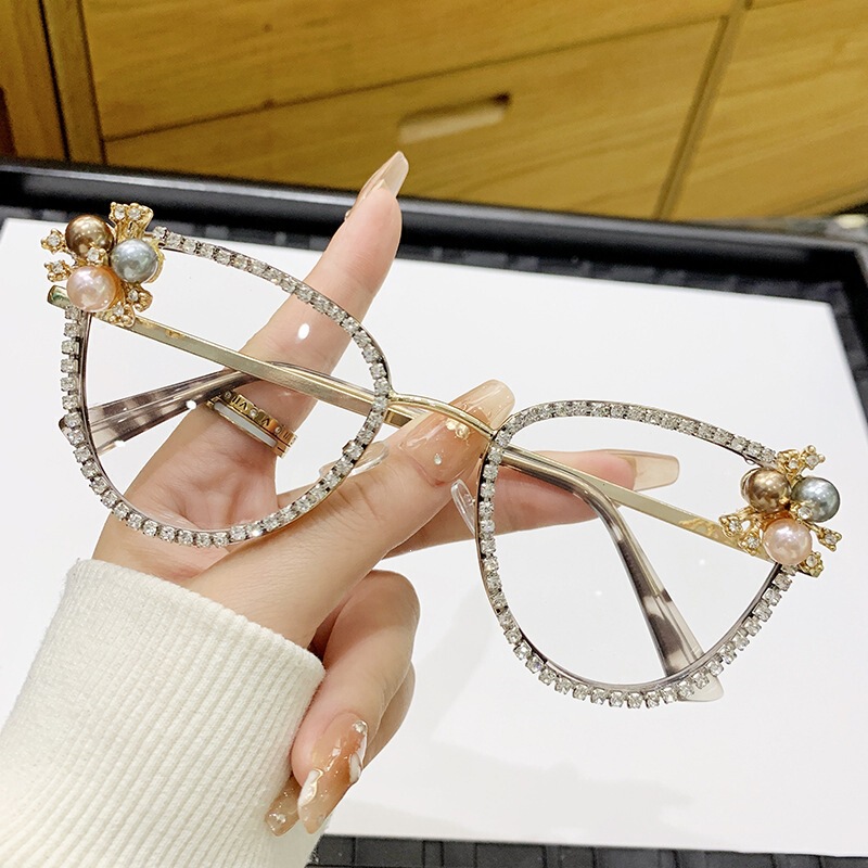 Luxurious Women's Decorative Eyeglass Frames with Diamonds and Pearls, Vintage Cat-Eye Full-Frame Square Non-Prescription Glasses, Personalized Party Glasses