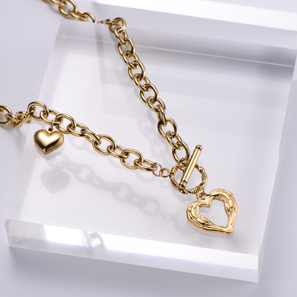 Fashion Electroplated 18k Gold Clavicle Chain Heart-shaped Pendant Necklace display picture 3