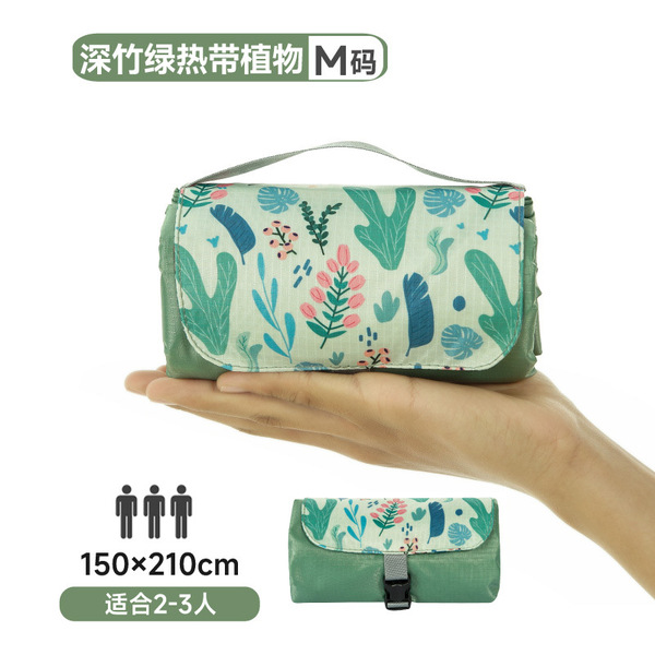 Handheld light and thin beach carpet for traveling for camping