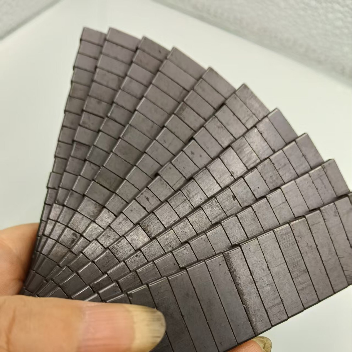 Magnetic constructor railed