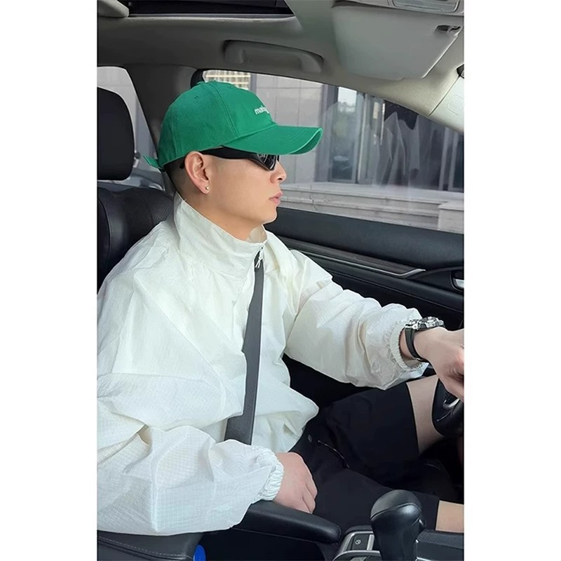 Summer UV-protective stand-up collar outdoor sun protection jacket for men, casual zip-up jacket, lightweight and breathable, suitable for fishing and sun protection.