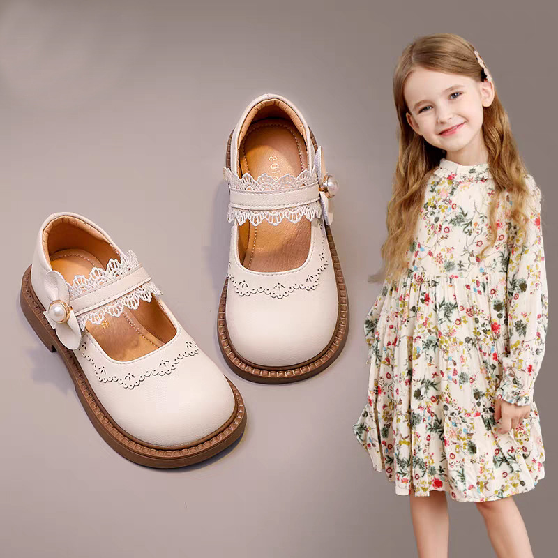 Zapatos de cuero de niñas primavera y otoño 2025 nuevos zapatos de suela suave para niños zapatos princesas zapatos negros de moda