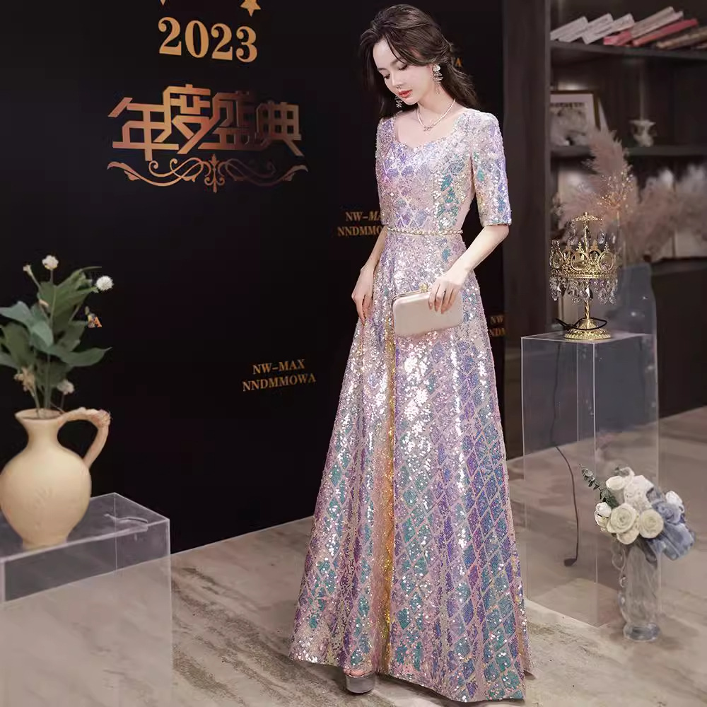 Vestido de noche elegante y con estilo para mujer, nuevo modelo 2025, vestido de lentejuelas chic y lujoso para eventos sociales, diseño exclusivo con un toque internacional.